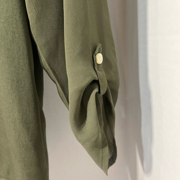 Express 3 Button Shear Blouse - Picture 4 of 9